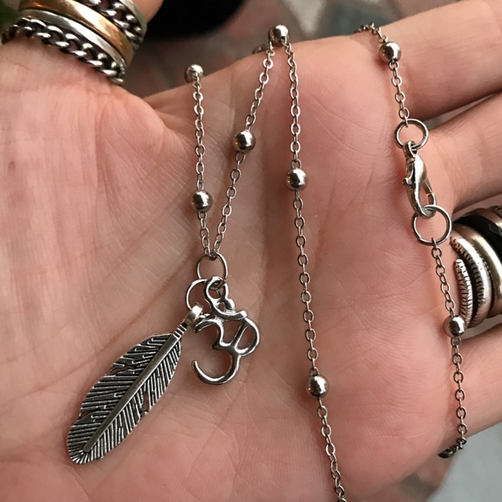 🔴SALE ! om sign & leaf charm steel chain necklace - Picture 10 of 11